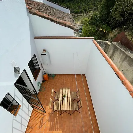 Casa de Férias Agradable Con Chimenea En Interior Higuera De La Sierra (Huelva)